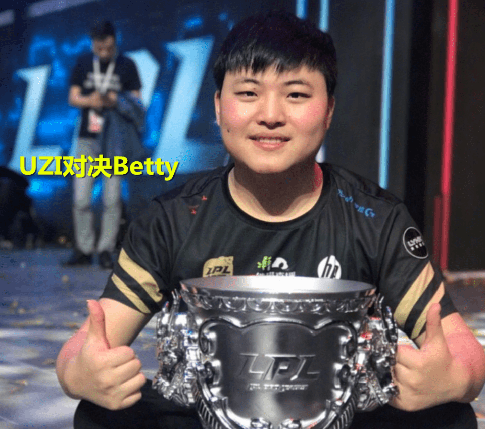 大坂直美巅峰对决,Uzi与40激战日本队分钟,出色防守胜负难料!(大坂直美球迷会) 大坂直美巅峰对决,Uzi与40激战日本队分钟,出色防守胜负难料!(大坂直美球迷会)