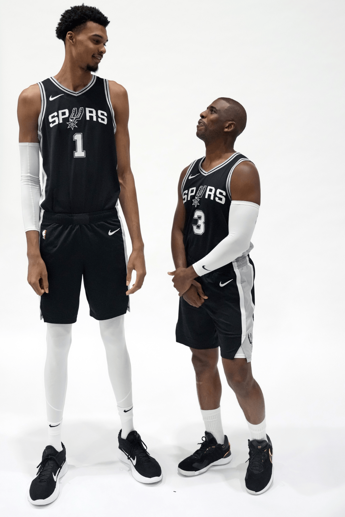 九游体育APP下载包含今晚圣安东尼奥马刺备战西甲；篮板制胜细节曝光；引发热议；训练强度明显提升的词条