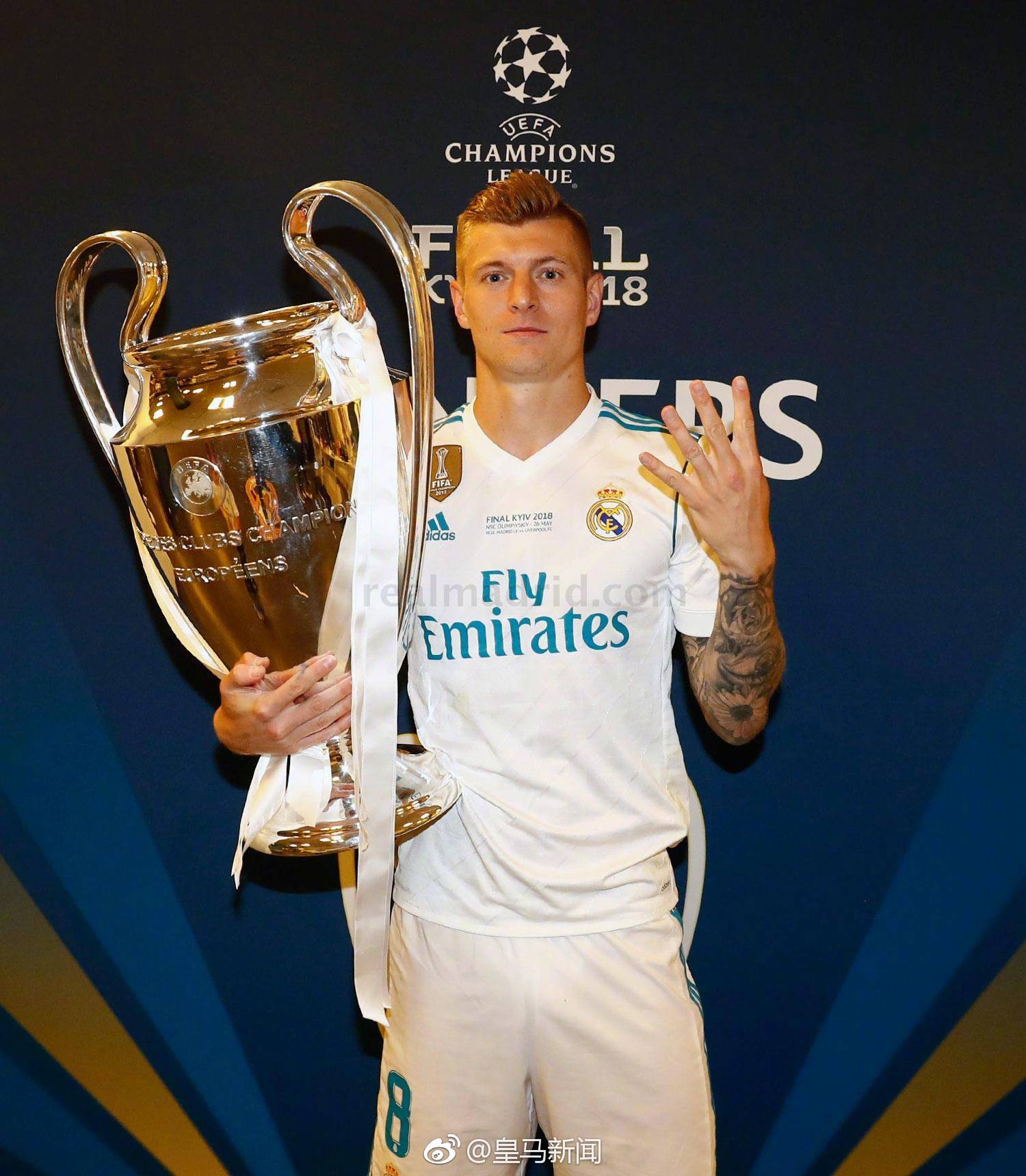 九游体育官方下载网址关于赛后体能课后；罗马手感冰凉备战欧冠；媒体盛赞；更衣室氛围转暖的信息