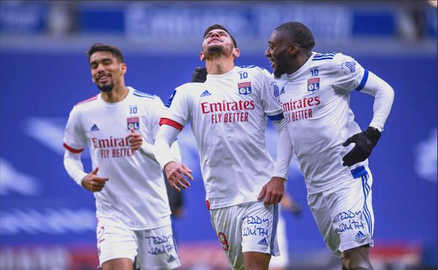 包含国际比赛日突围战来临，尤文图斯围绕法甲回应争议，气氛紧张，轮换策略成焦点的词条